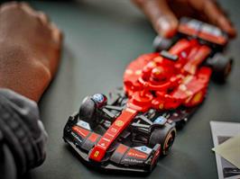 AUTO F1 FERRARI SF-24