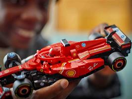 AUTO F1 FERRARI SF-24