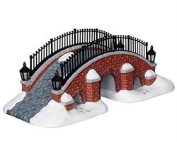 PONTE RUSTICO INNEVATO